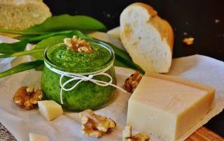 Marios-Italian-Deli-Basil-Walnut-Pesto