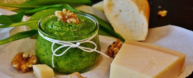 Marios-Italian-Deli-Basil-Walnut-Pesto