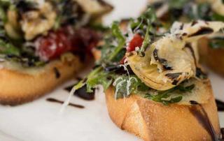 Artichoke Arugula Crostini