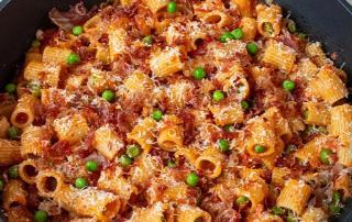Rigatoni with Spicy Salami & Peas
