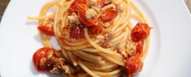 Spicy Clam & Tomato Pasta