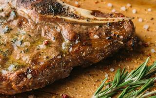 grilled steak and tomatoes